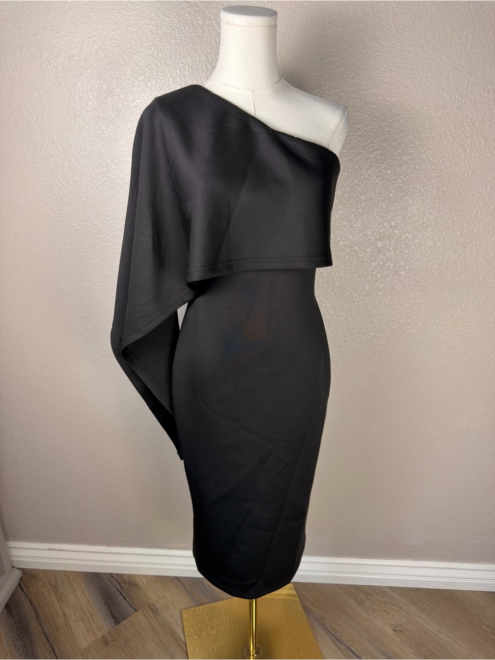 NWOT GOBLES Elegant Asymmetrical One Shoulder Cape Bodycon Black Dress, medium - Picture 3 of 8